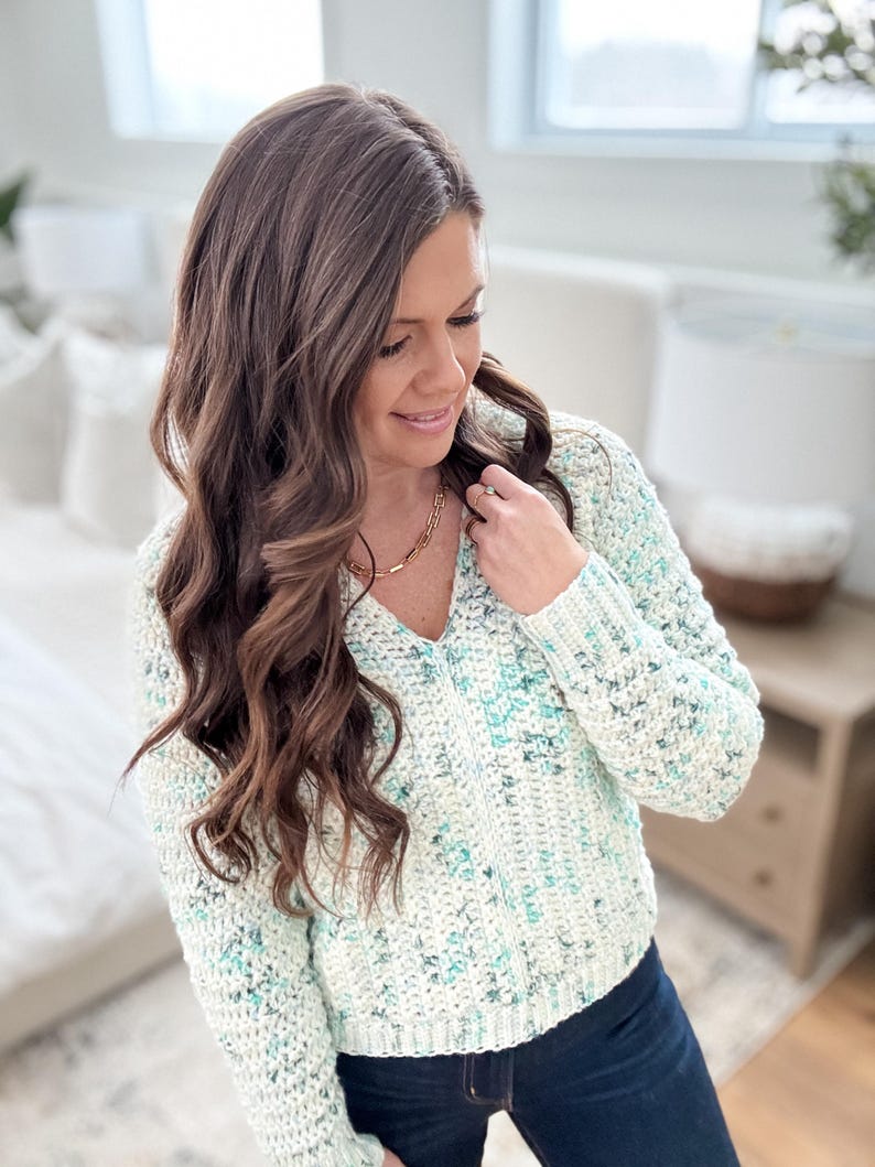 CROCHET PATTERN & VIDEO/ Snowy Season Sweater Pattern, Sizes Xs-5X, Pdf, Video Tutorial, 2 Piece Sweater Pattern, V-Neck Sweater